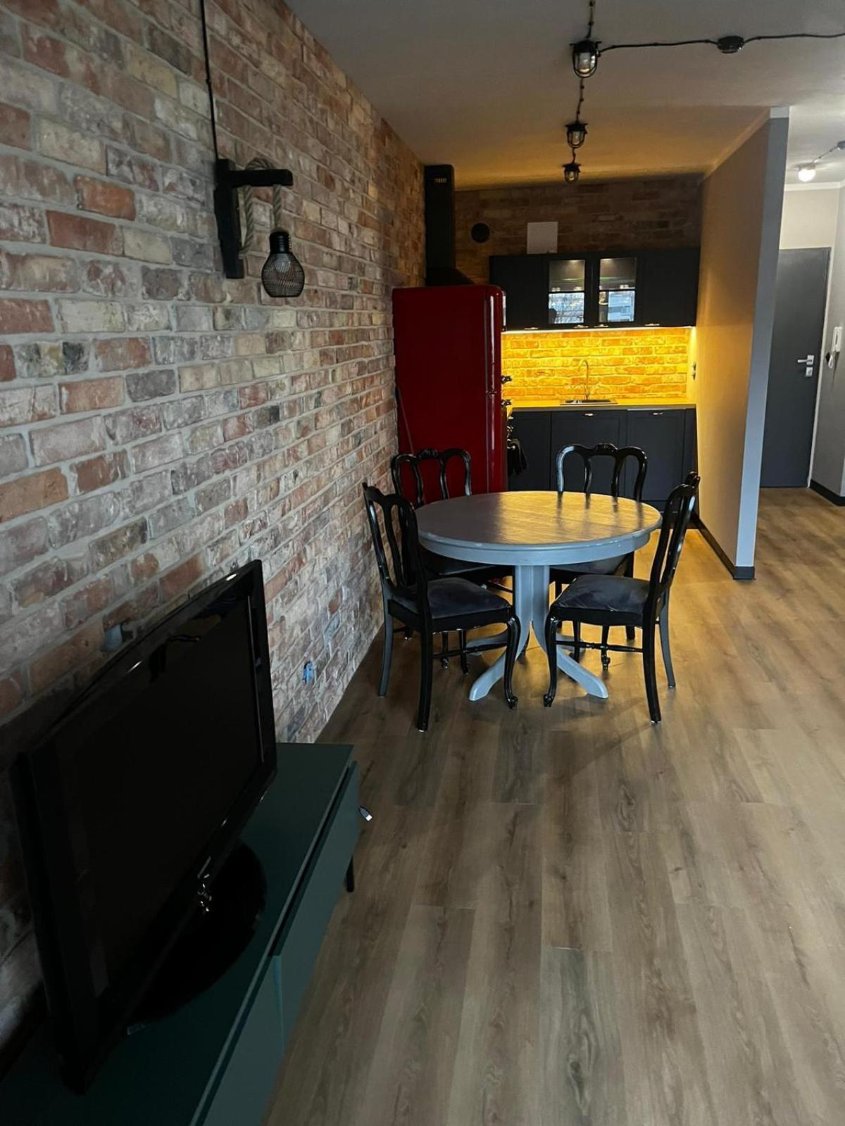Apartament Z Widokiem Na Stadion Styl Industrialny Jedyny Taki Check In 24 H Poznan Luaran gambar